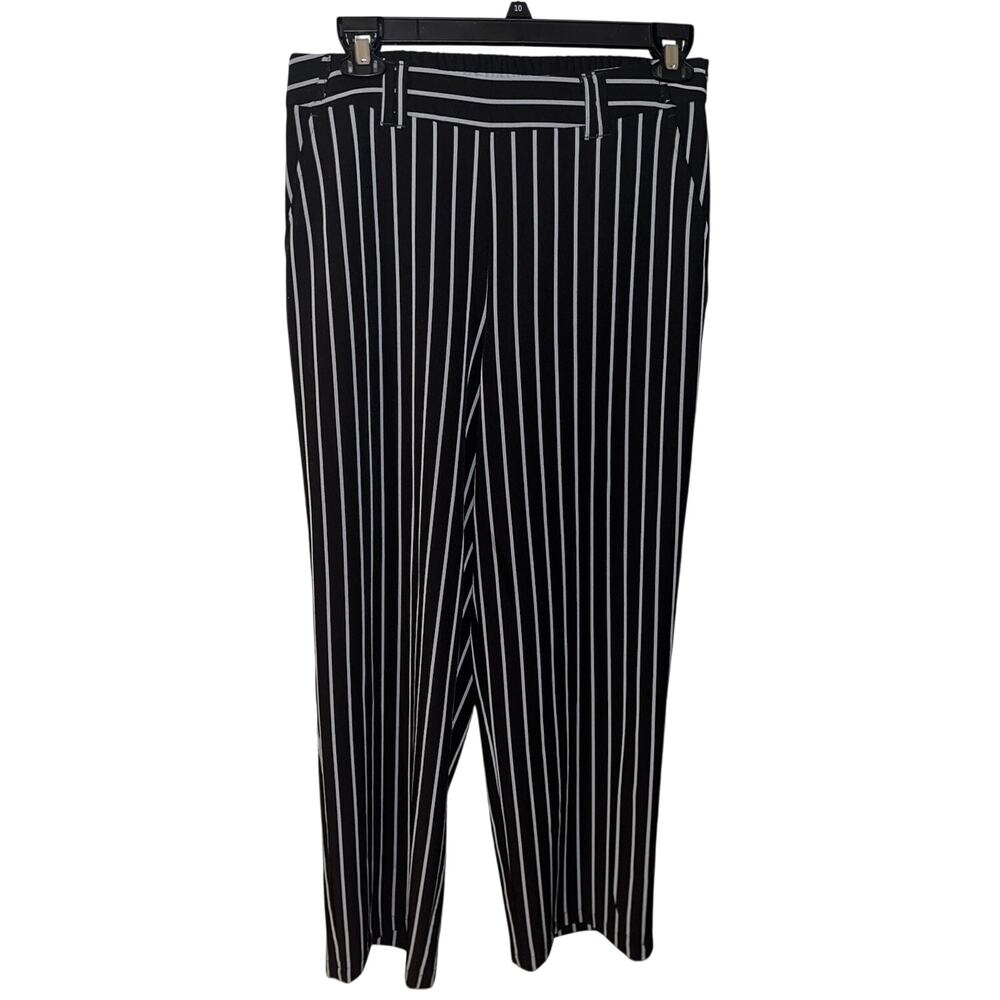 Woman Black & White Stripped Pants